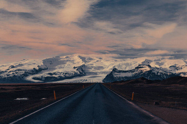 A view of fjallsarlon, in a cold day of March in Iceland