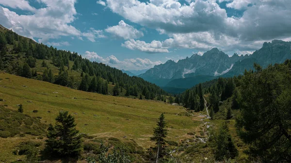 Sesto Dolomiti Trentino Alto Adige 태양의 이탈리아 — 스톡 사진