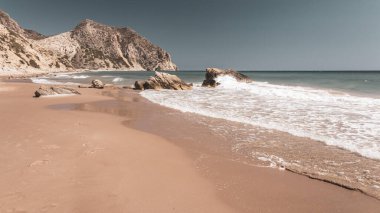 Kos Adası 'ndaki Kavo Paradiso plajında güzel bir gün.