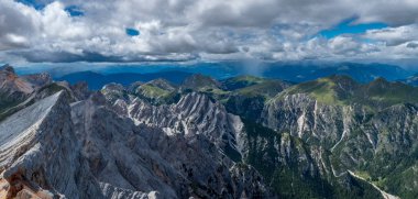 Güzel Dolomiti bir yaz gününde, Trentino-Alto Adige, İtalya