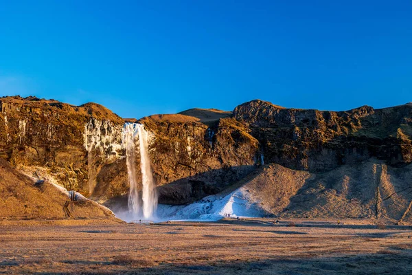 Χιόνι Και Πάγος Στον Καταρράκτη Seljalandsfoss Στην Ισλανδία — Φωτογραφία Αρχείου