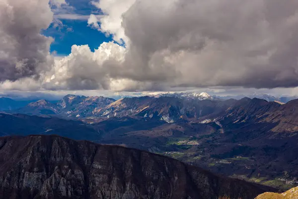 Wolken Lucht Boven Berg Matajur Friuli Venezia Giulia Italië Stockafbeelding