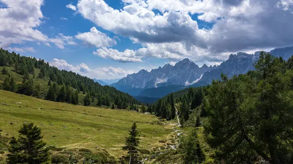 Dia Ensolarado Dolomiti Sesto Trentino Alto Adige Itália Imagens Royalty-Free