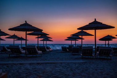 Kos Adası 'ndaki sahilde güzel bir öğleden sonra.