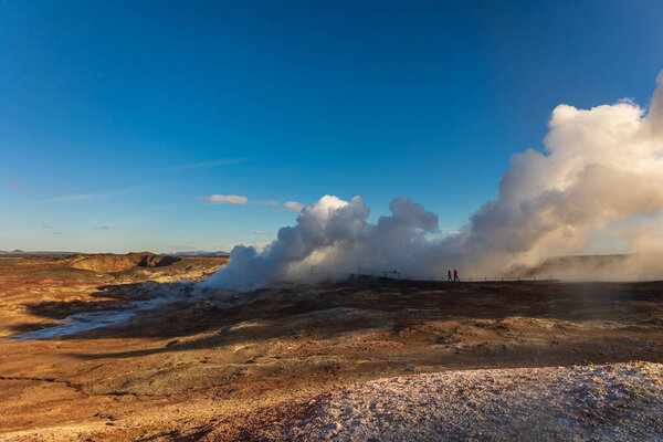 Геотермальная промышленность очень важна для энергии ледников