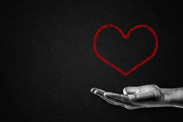 Рука Держа Красный Знак Сердца Черно Белом Скопировать Пространство Благотворительность Лицензионные Стоковые Фото