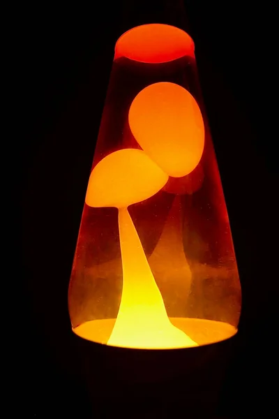 Lávová Lampa Retro Stylu Svítí Tmě — Stock fotografie