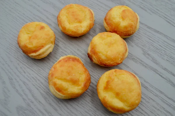 Вкусные Сырные Шарики Запеченные Золотом Кухне — стоковое фото