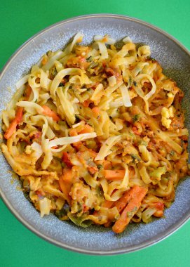 Lezzetli Pad Thai masadaki kasede