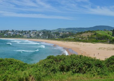 Yeni Güney Galler 'in güney kıyısında, Kiama yakınlarındaki Bombo Plajı manzarası.