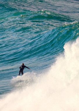 Sidney, Avustralya 'da Dee Why Plajı' nda sörf