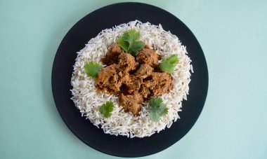Basmati pilavı ve kişniş yapraklı khorma.. 