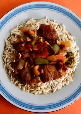 Sebzeli ve pirinçli ördek.