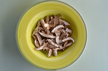 Yakın plan kurutulmuş Shiitake mantarı..