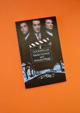 Sydney, Avustralya. Aralık 2024. Martin Scorsese ve Nicholas Pileggi 'nin GoODFELLAS kitabının kapağı.