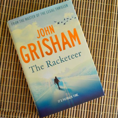 Sydney, Avustralya. Nisan 2025. The Harketeer - John Grisham 'ın romanı.. 