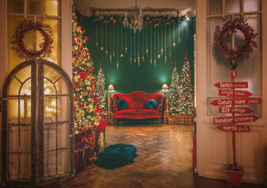 Güzel, durgun bir hayat ya da Noel ruhunun çizimleri ve pek çok detayla dolu arka planda zengin bir bokeh ile sıcak ve nazik bir ışık..