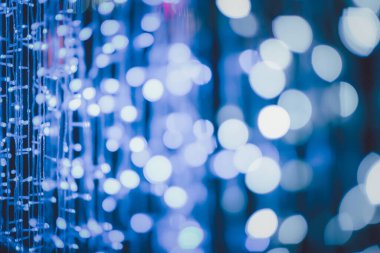 Renkli Bokeh Işıkları Soyut Arkaplan. parlak ışıklarla bokeh arkaplan. Fotoğraf düzenleme için şenlik dokusu, yaratıcı grafik tasarımı için parlak dairesel şekiller bulanıklaştırılmış