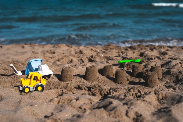 Песчаные Горные Пляжные Игрушки Морской Летний День — стоковое фото