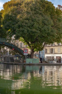 Seine nehri manzarası ve Seine seti, Paris, Fransa
