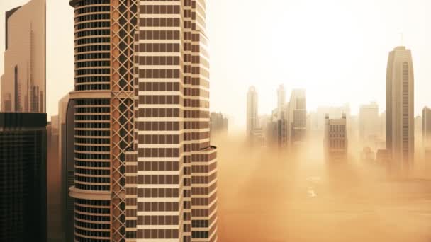 城市在沙尘暴中 摩天大楼在尘土中 城市摩天大楼笼罩在不健康的雾气中的空中景象 — 图库视频影像