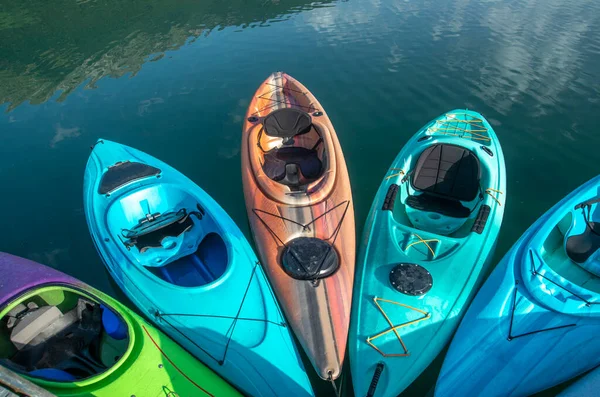 Nombreux Kayak Mer Coloré Solo Sur Lac Plav Monténégro Europ — Photo