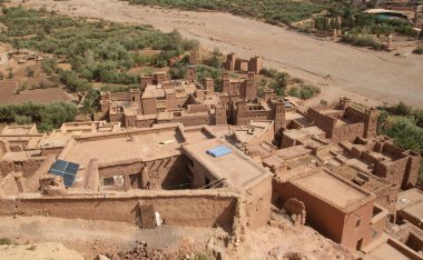 Yukarıdan bakıldığında Ait Ben Haddou, UNESCO 'nun Fas, Afrika' daki dünya mirası