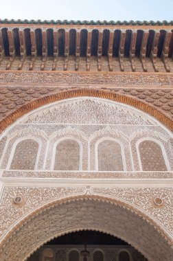 Marakeş, Fas 'taki eski medresenin ana avlusu Ben Youssef Madrasa.