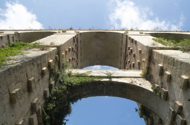 Ragusa 'daki Ponte Vecchio veya Padre Scopetta' nın kemerleri Sicilya, İtalya ve Europ 'tan görüldü.