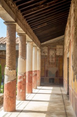 Pompeii, İtalya, Europ 'ta bir evin avlusunda Colonnade