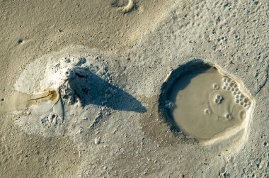 Romanya 'nın Berca kenti yakınlarında iki küçük soğuk çamur volkanı, Europ