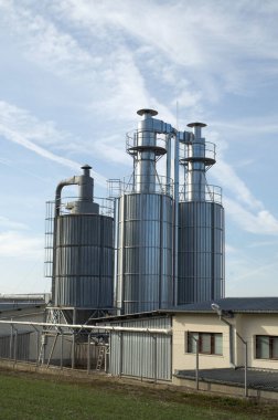 Güneşli havada odun veya kereste için galvanize metal siklon kurutma makinesi.