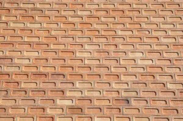 Yeni dekoratif tuğla duvar kapatıldı