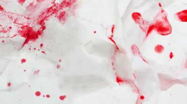 beyaz arkaplanda siyah mürekkep sıçraması