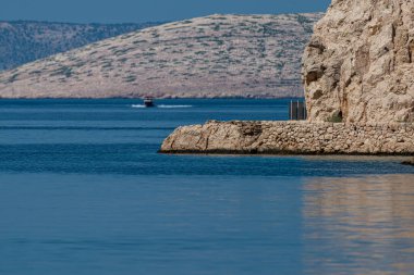 Fotoğraf: Zavratnica Körfezi, Hırvatistan 'ın Adriyatik Denizi kıyısındaki güzel kayalık koy.