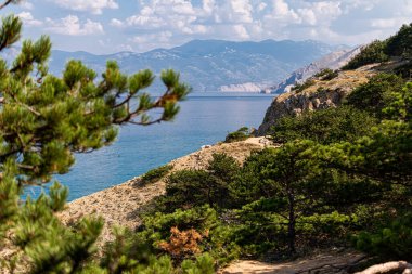 Güzel Akdeniz manzarasının fotoğrafı, Baska, Krk Adası, Hırvatistan