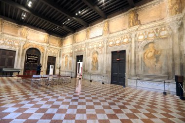 Vicenza, İtalya - 13 Eylül 2019: 13 Eylül 2019 'da İtalya' nın Vicenza kentinde bulunan Teatro Olimpico 'daki büyük salon. Bu bir unesco dünya mirası..