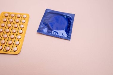 Dişi oral doğum kontrol hapları. Doğum kontrol hapları doğum kontrol hapları. Hamilelik planı, annelik kavramı