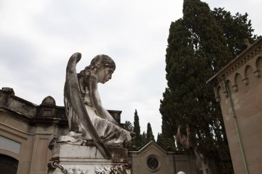 Cimitero delle Porte Sante (Kutsal Kapılar Mezarlığı) Floransa, İtalya 'da şaşırtıcı mermer heykeller