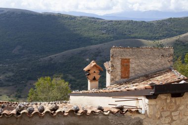 Santo Stefano di Sesannio - İtalya 'nın Abruzzo dağlarında büyüleyici bir ortaçağ kasabası..