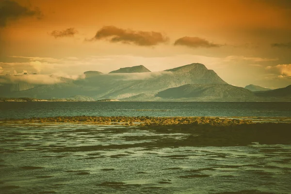 Fiorde Pôr Sol Praia Rochosa Noite Lofoten Islands Noruega — Fotografia de Stock
