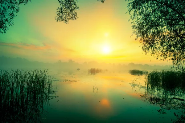 Nascer Sol Mágico Sobre Lago — Fotografia de Stock