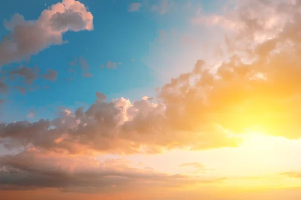 Красочное Облачное Небо Закате — стоковое фото