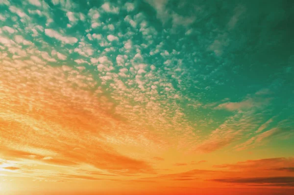 Πολύχρωμος Συννεφιασμένος Ουρανός Ηλιοβασίλεμα Βαθυστόχαστο Χρώμα Ουράνια Υφή Αφηρημένη Φύση Φωτογραφία Αρχείου