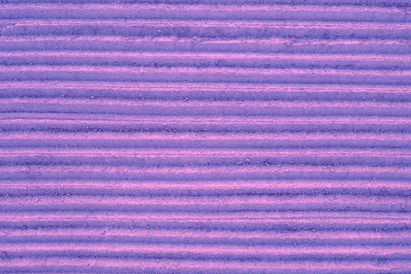 几何犁地的顶部视图 耕地的结构 农村自然背景 紫色的色调 — 图库照片