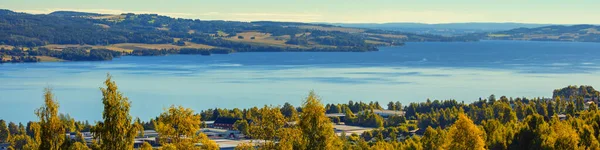 Vista Belo Lago Mjosa Cidade Gjovik Verão Noruega Europa — Fotografia de Stock