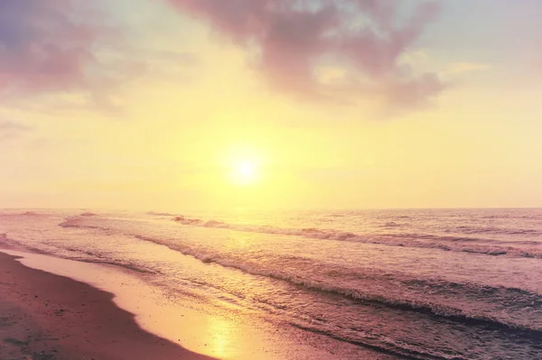 Морской Пейзаж Рано Утром Восход Солнца Над Морем Прекрасным Небом — стоковое фото