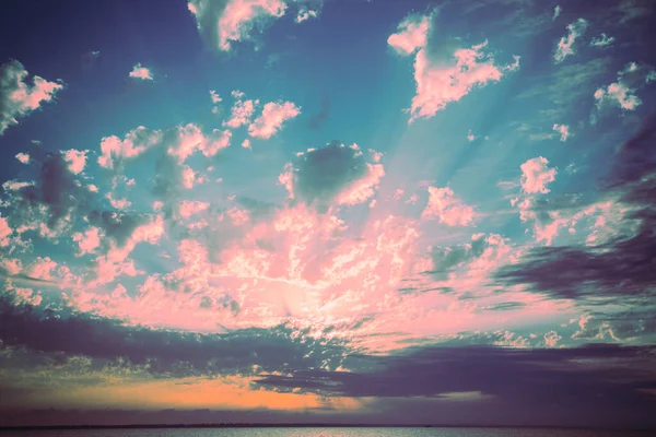 Драматичне Яскраве Хмарне Небо Заході Сонця Колір Градієнта Небесна Текстура — стокове фото