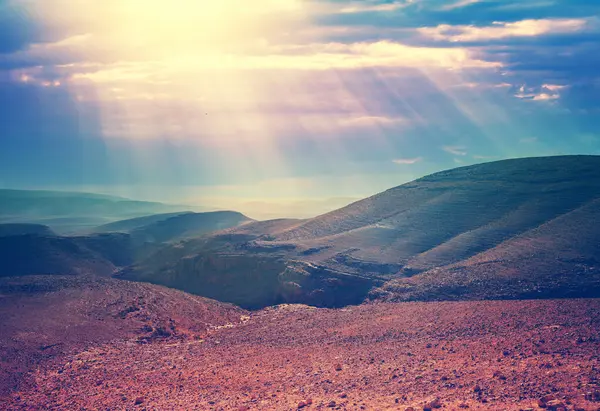 Cielo Nublado Por Noche Sobre Desierto Montaña Desierto Negev Israel Imágenes de stock libres de derechos