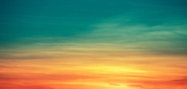 Renkli; bulutlu; gökyüzü; gün doğumu; günbatımı; doğal; doğa; soyut; atmosfer; güzel; güzel; mavi; bulutlu; bulutlu; renk; şafak; alacakaranlık; bayrak; yatay bayrak; akşam; facebook flaması; gradyan; cennet; sonsuzluk;